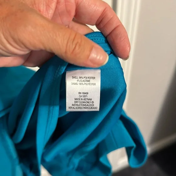 PRICE REDUCED!! NWT! Tahari Sleeveless Dress - Picture 6 of 8